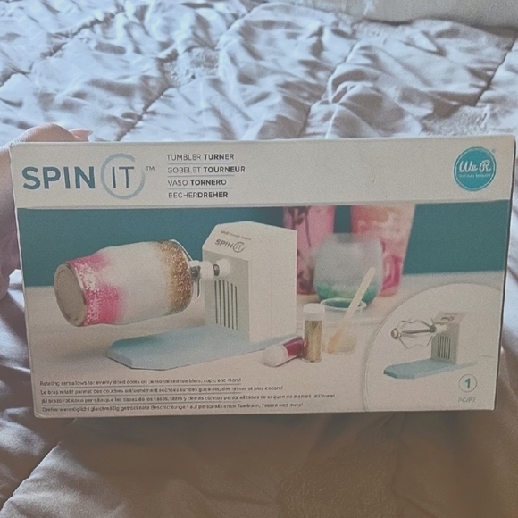We R Memory Keepers Spin It Tumbler Turner - Picture 1 of 3